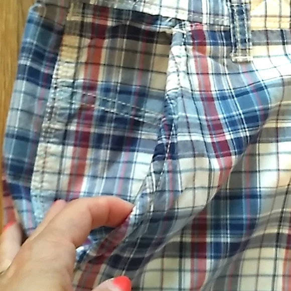 Nautica Men's Plaid Shorts. Size 36 - Picture 3 of 10